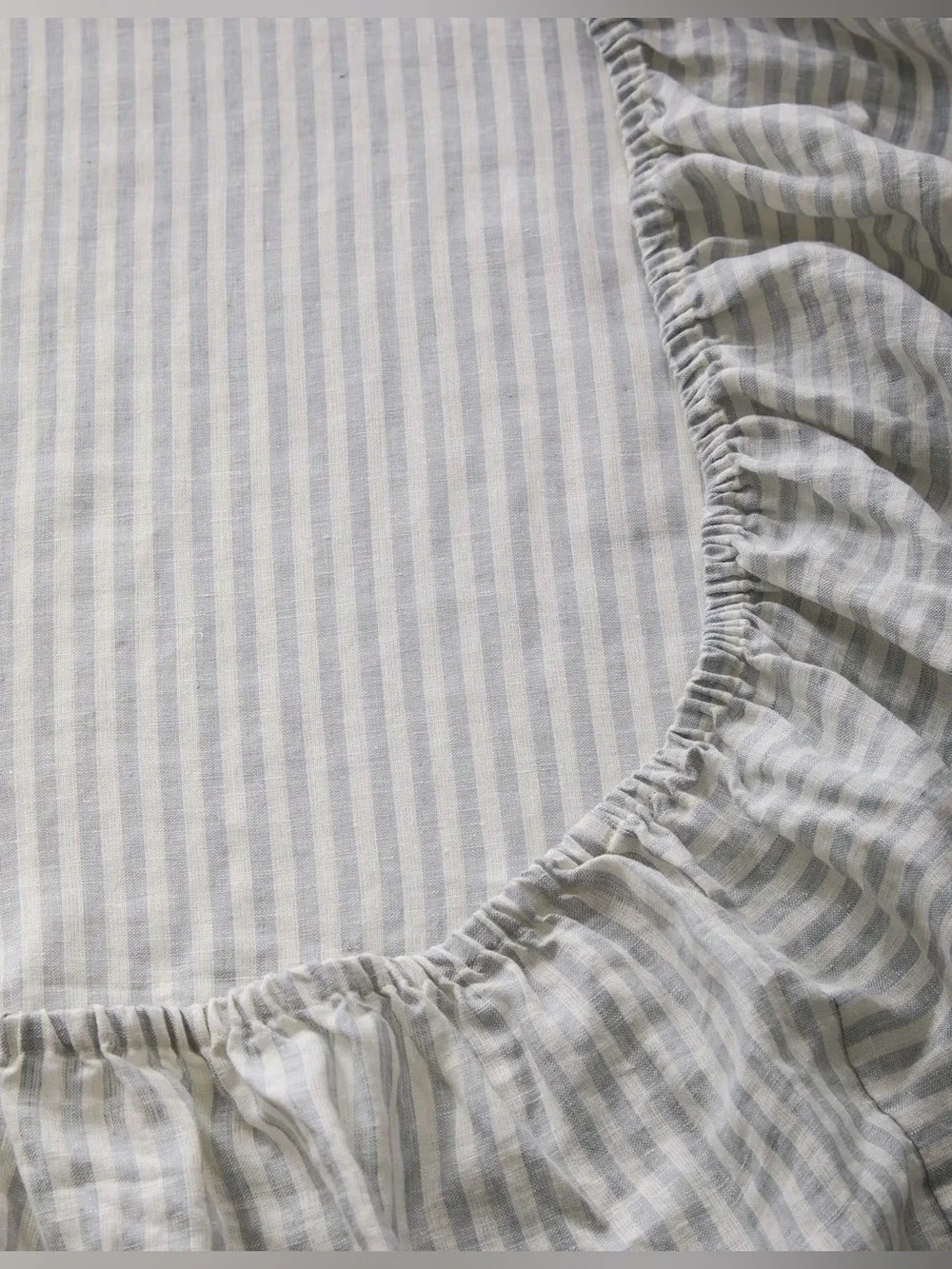 NWT Quince European Linen 4 Piece Stripe Sheet Set, Full (Mist/White)